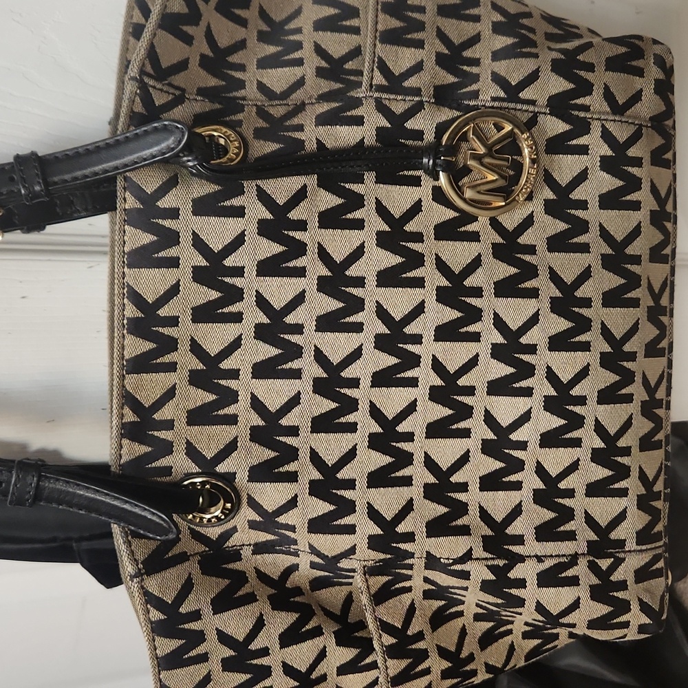 MK purse